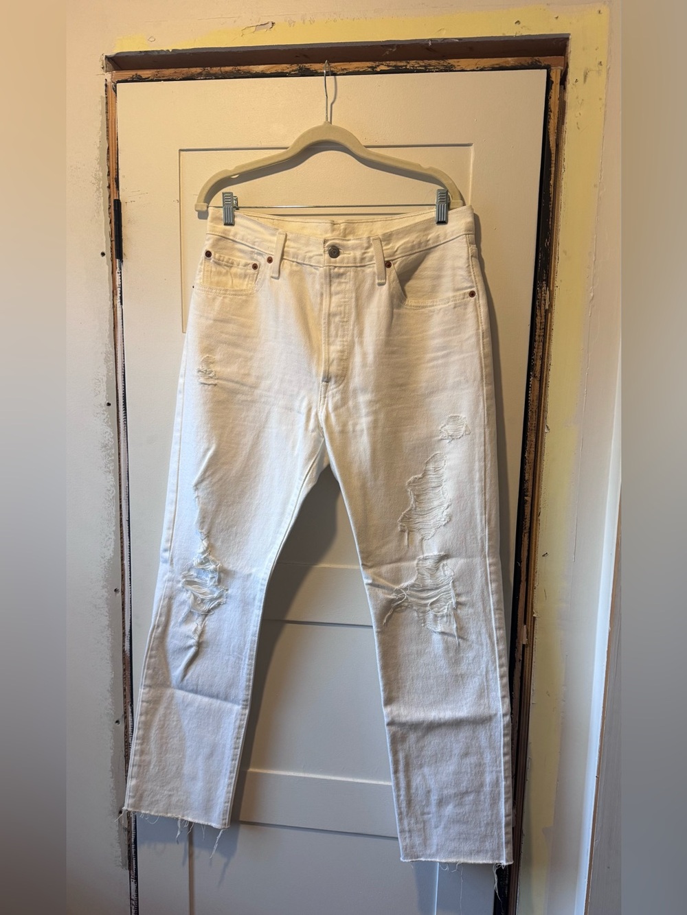 Levi's Women’s 501 Original White Distressed Straight-Leg Jeans